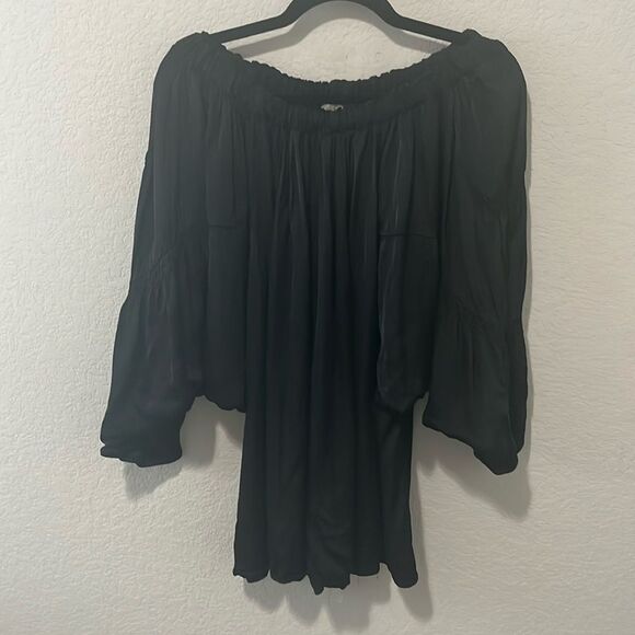 SOFIA Italian Womens Top Black Satin Off-Shoulder Batwing Sleeves, Size M/L - Picture 1 of 6